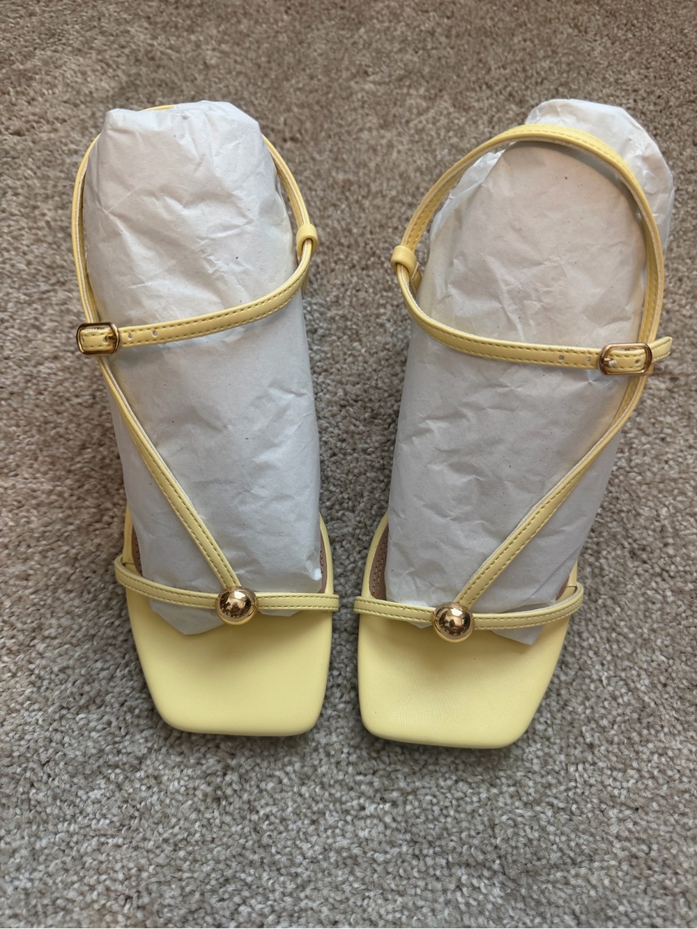 BRAND NEW Steven Madden Yellow Kitten Heels